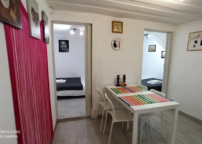 Martim Moniz Low Cost Apartment